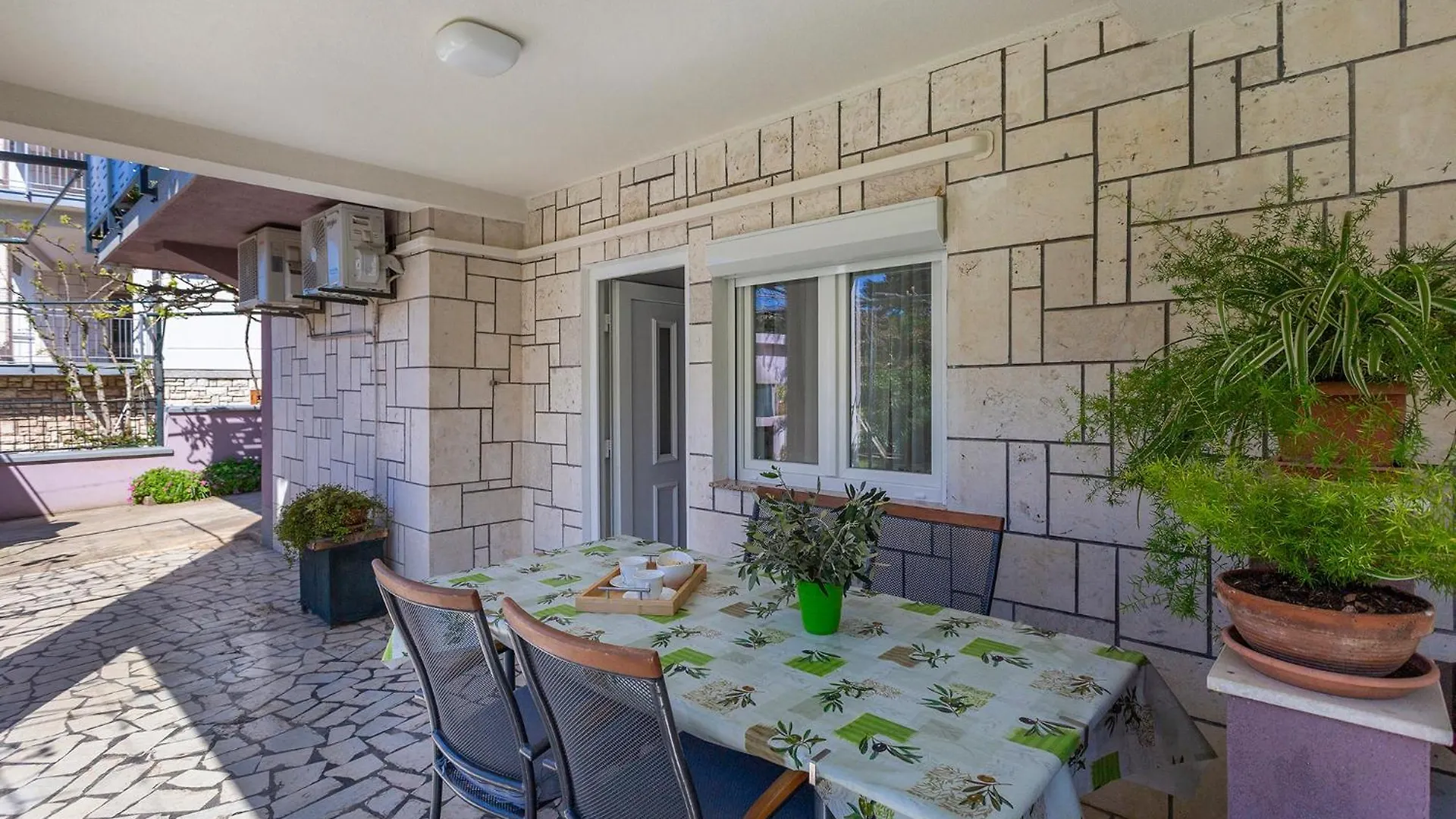 Apartments Perka Near Beach Pula