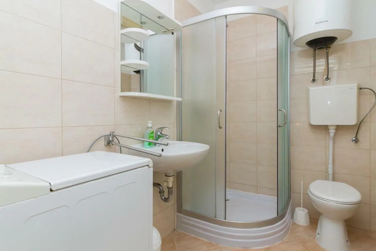 Apartments Perka Near Beach 普拉 克罗地亚