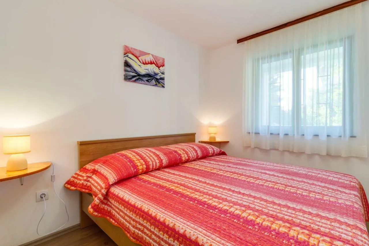 Apartments Perka Near Beach Pula