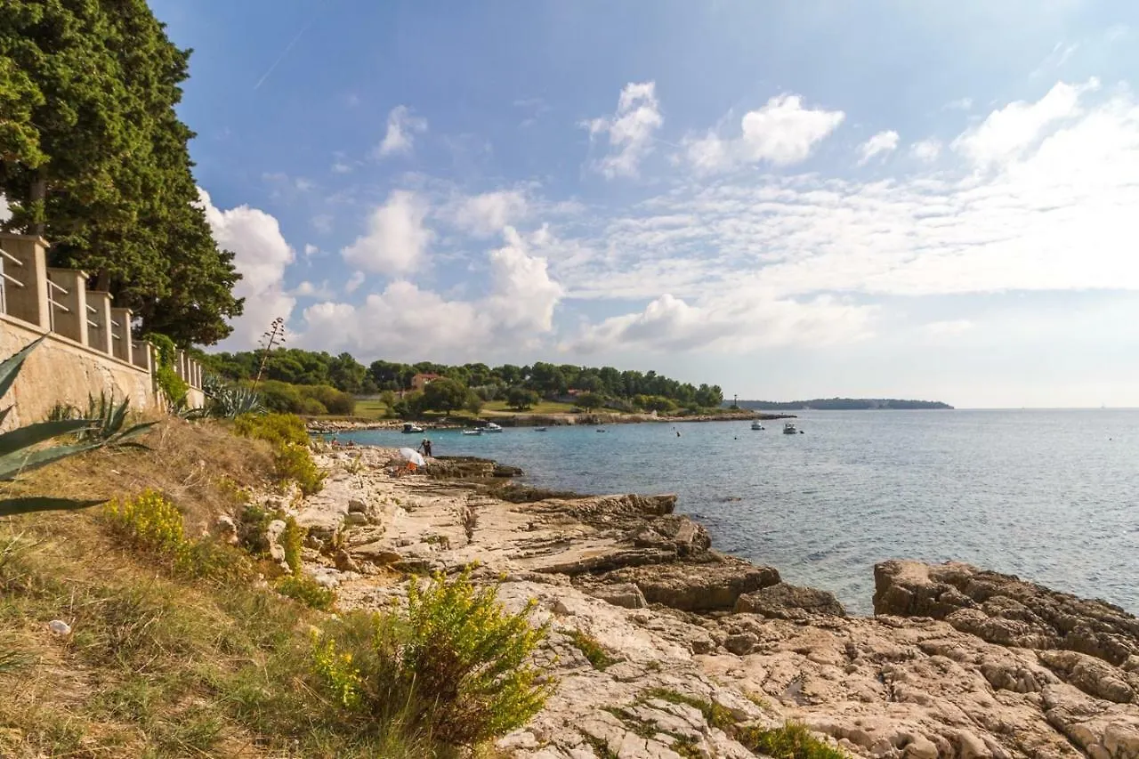 Apartments Perka Near Beach Pula
