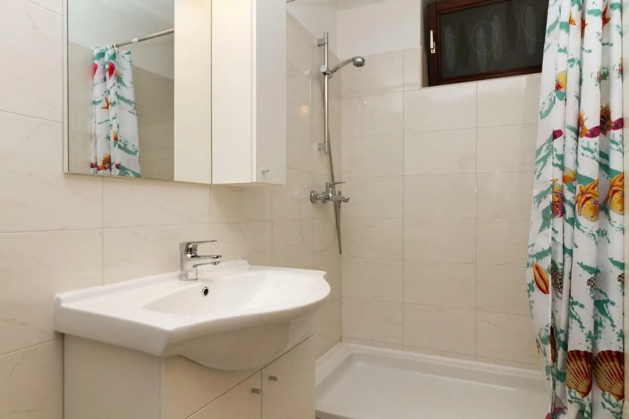 Apartments Perka Near Beach 普拉 招待所