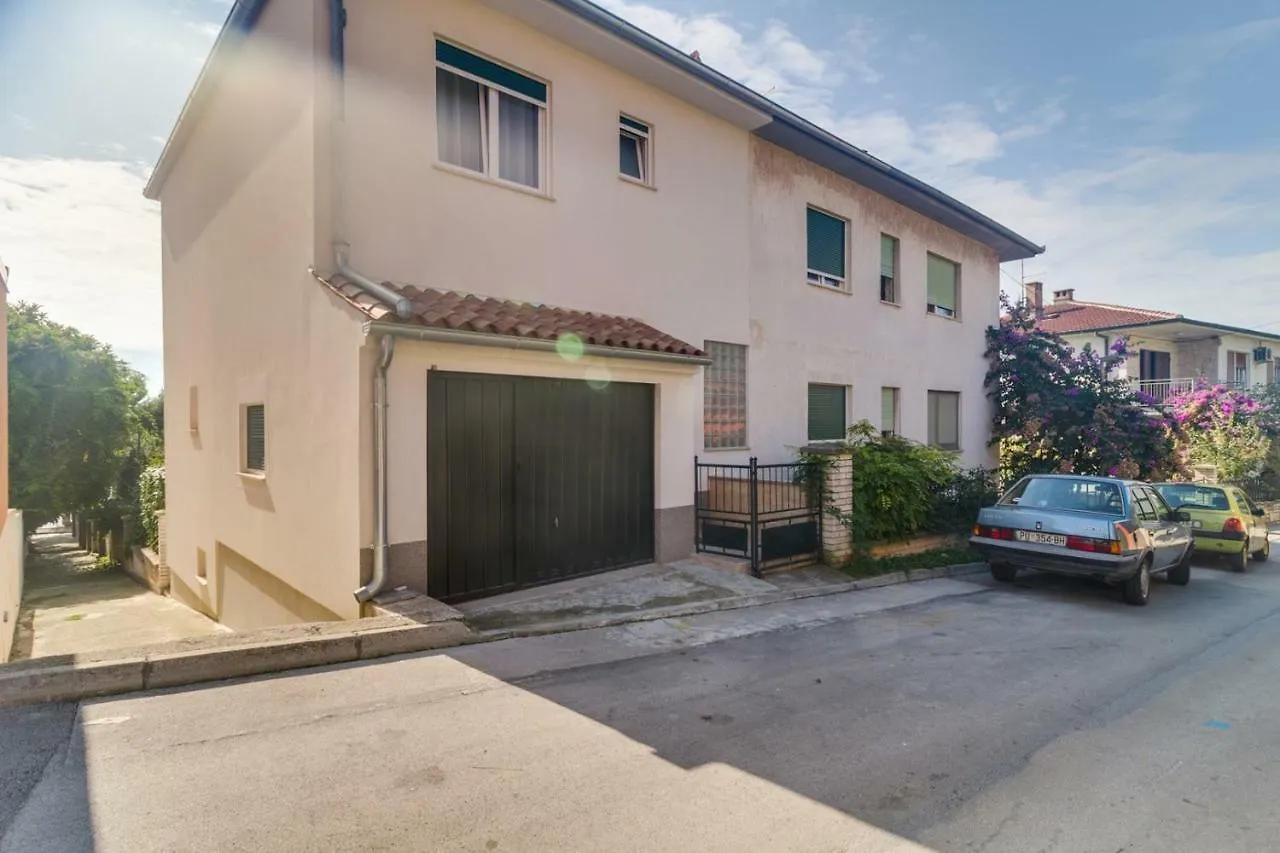 Apartments Perka Near Beach Pula