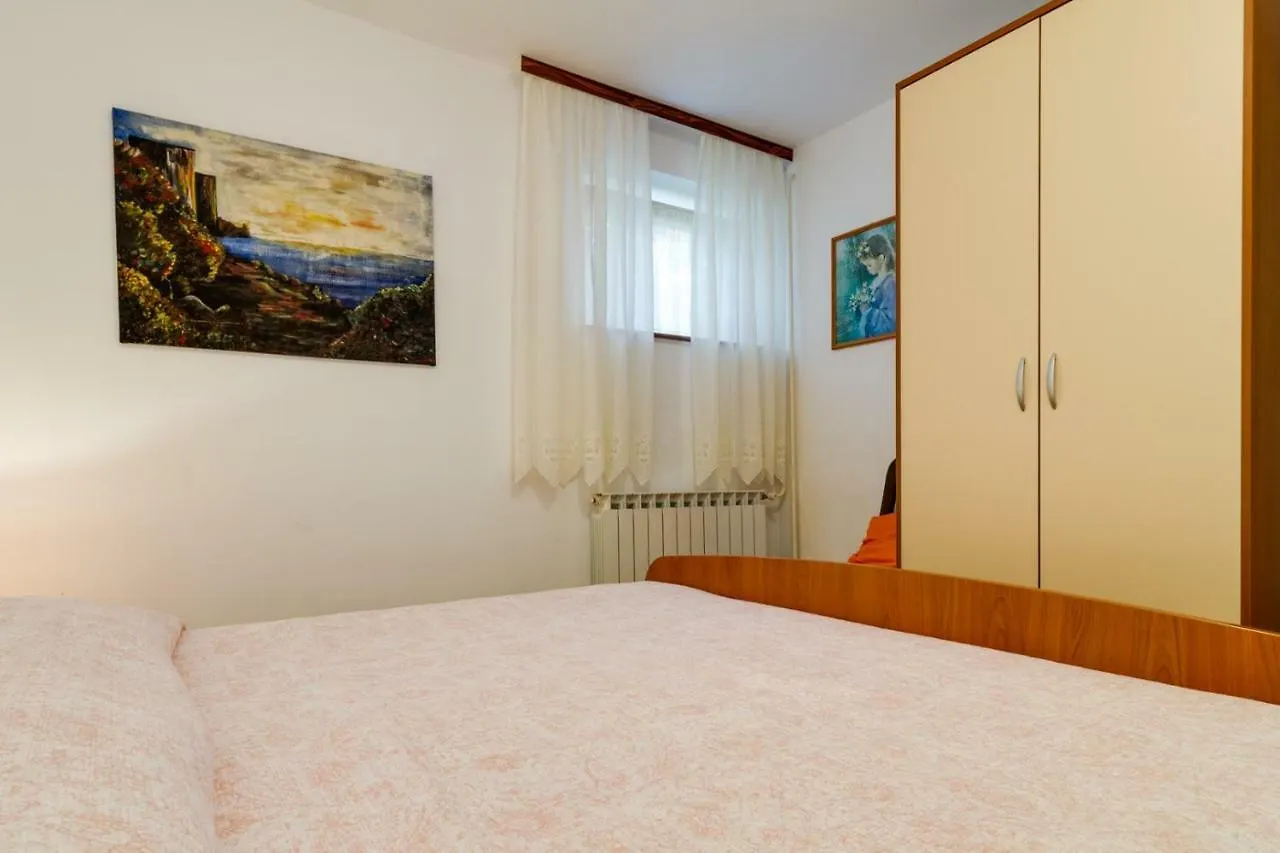 招待所 Apartments Perka Near Beach 普拉