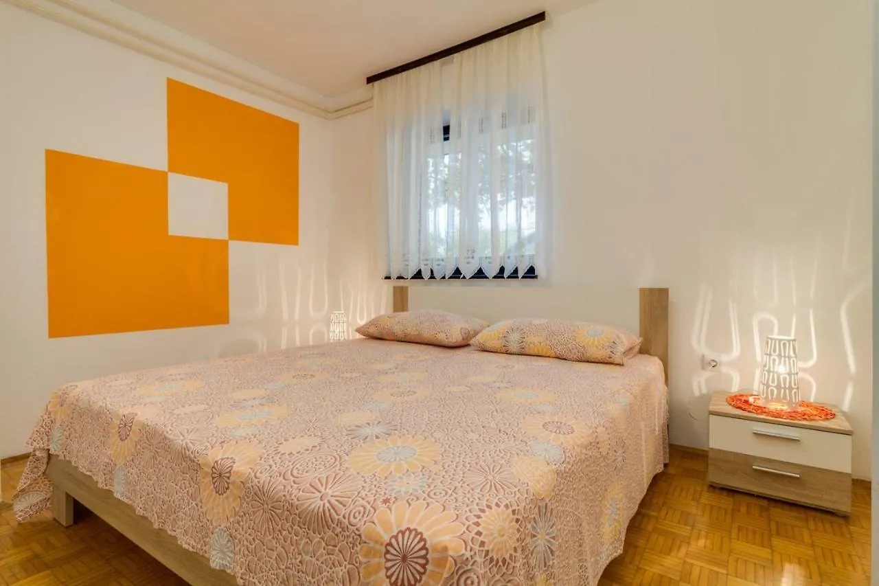 Apartments Perka Near Beach Pula Guest house